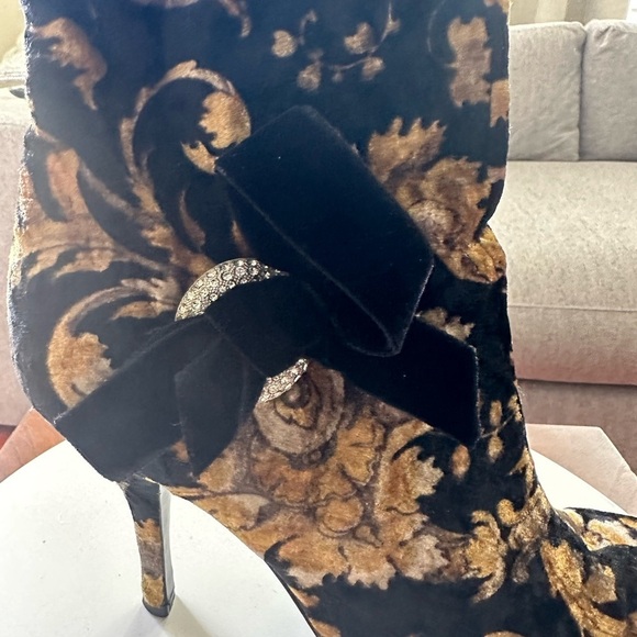 Casadei Velvet Boots Round Toe Size 7.5 Made In Italy 3.5” Heel - Picture 5 of 11